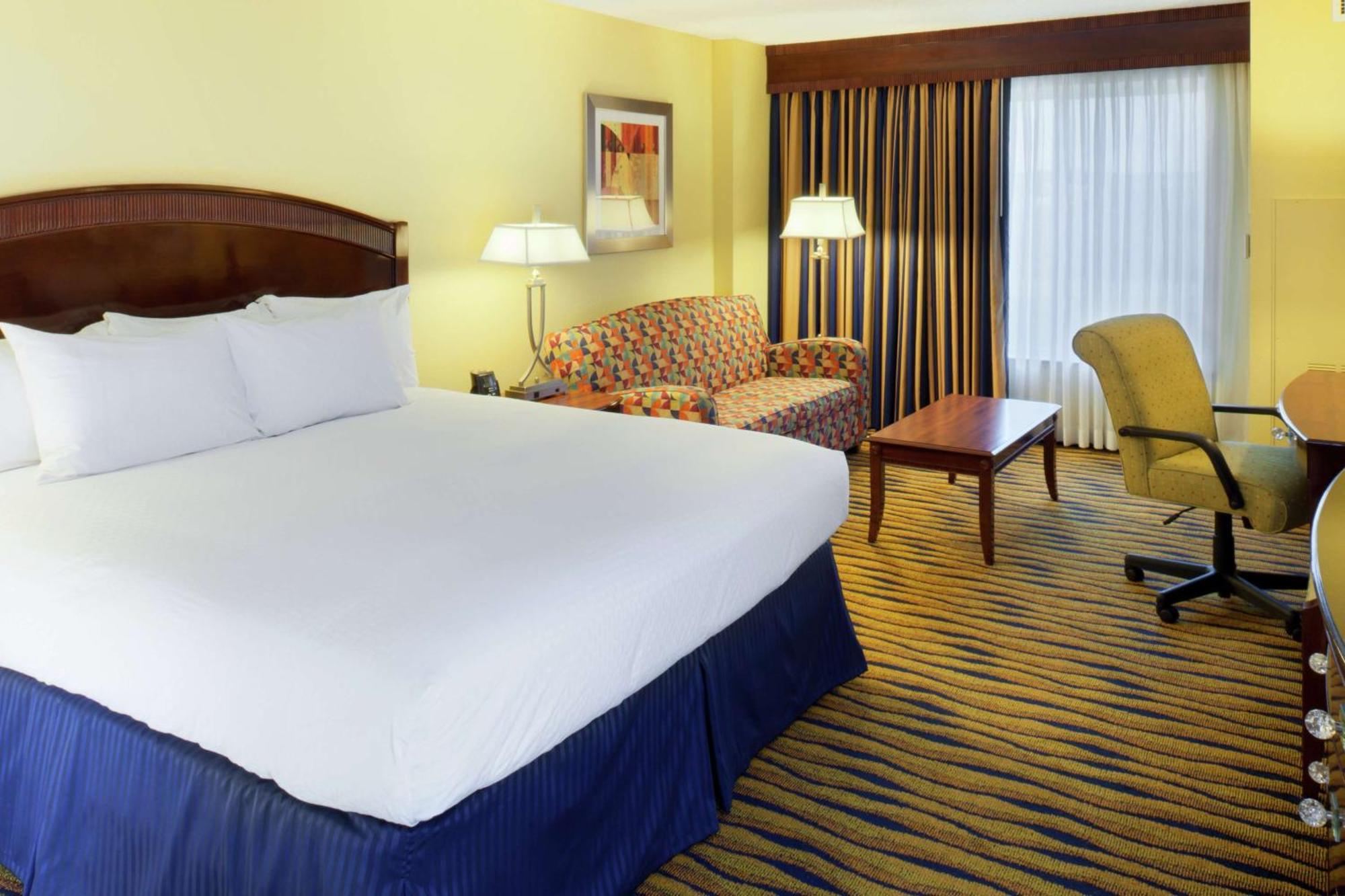 Doubletree By Hilton Greensboro Eksteriør billede