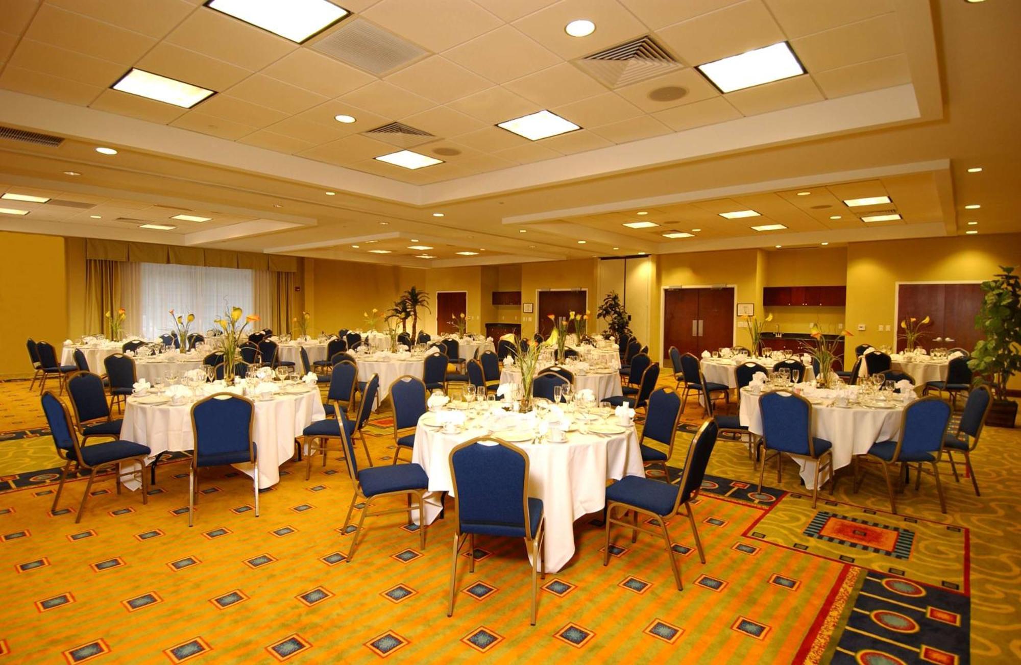 Doubletree By Hilton Greensboro Eksteriør billede