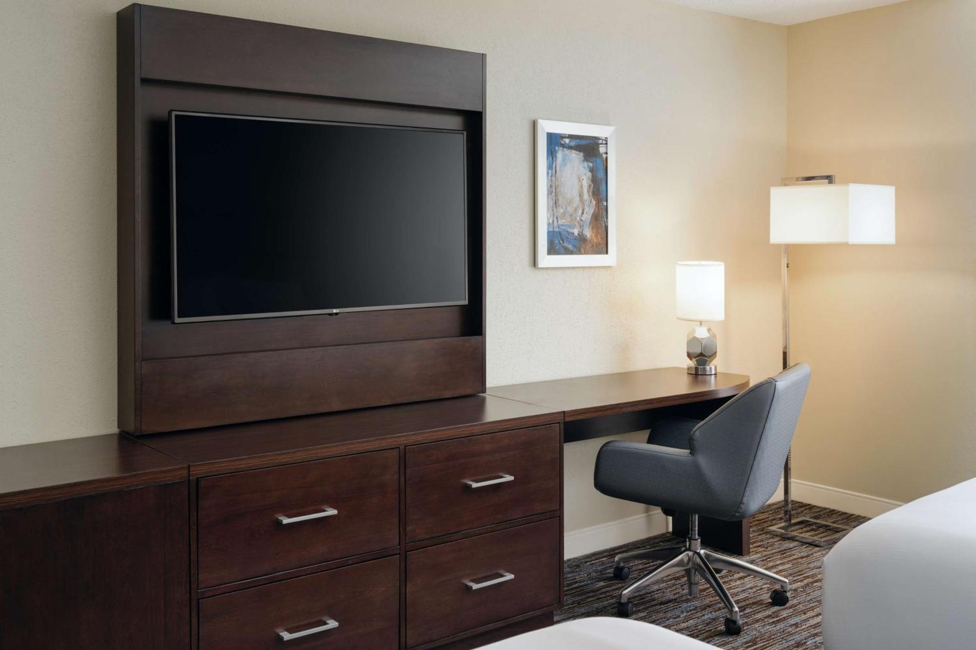 Doubletree By Hilton Greensboro Eksteriør billede