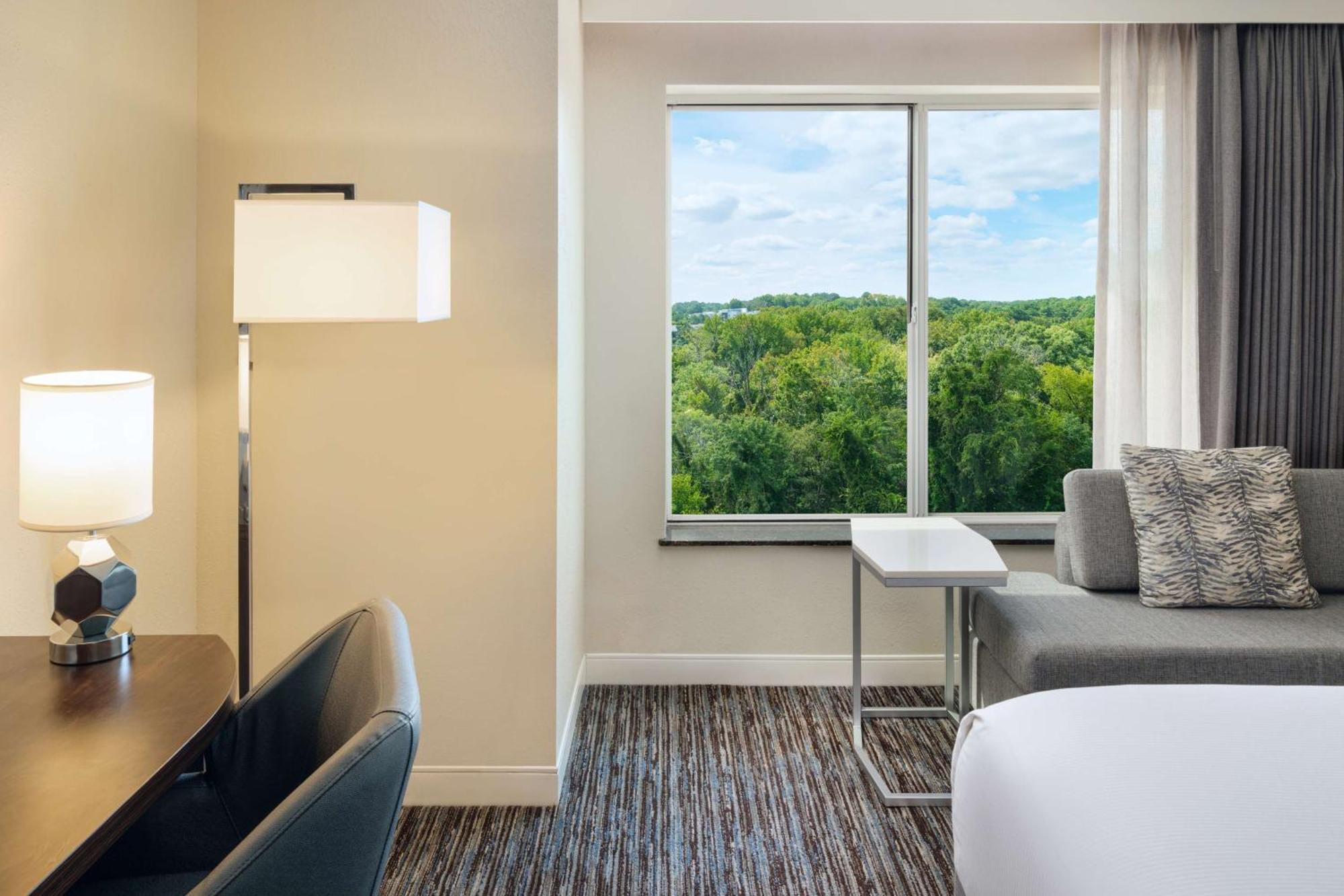Doubletree By Hilton Greensboro Eksteriør billede