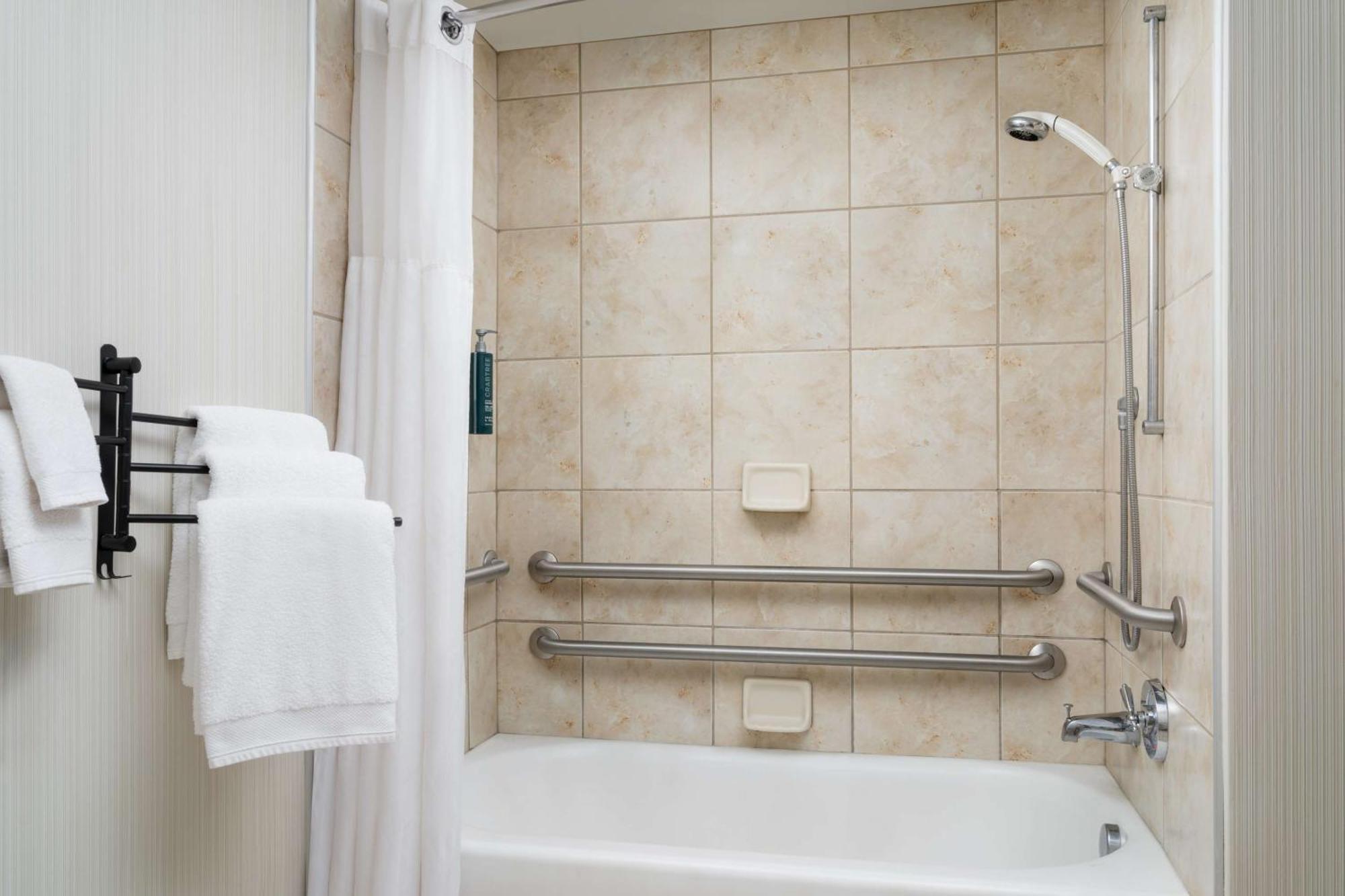 Doubletree By Hilton Greensboro Eksteriør billede