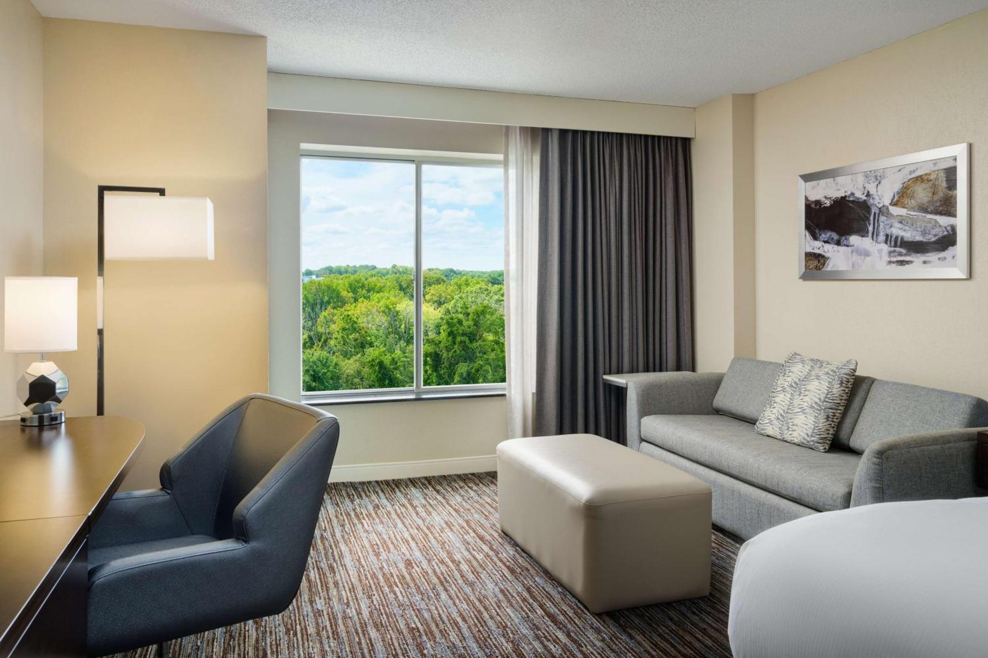 Doubletree By Hilton Greensboro Eksteriør billede