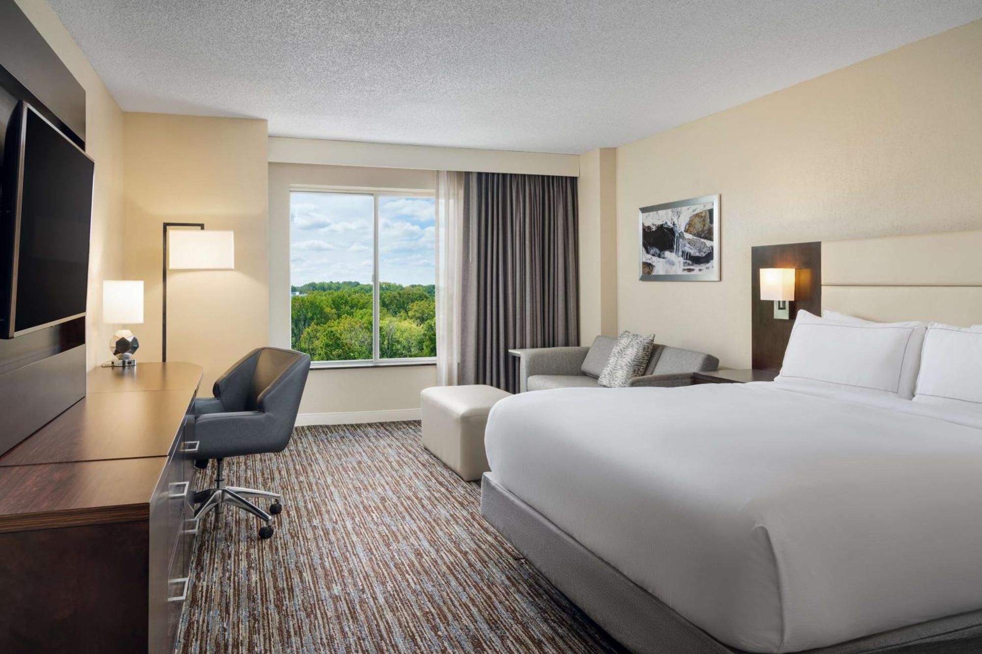 Doubletree By Hilton Greensboro Eksteriør billede